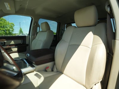 2017 RAM 1500 Laramie Crew Cab 4x4 5'7' Box