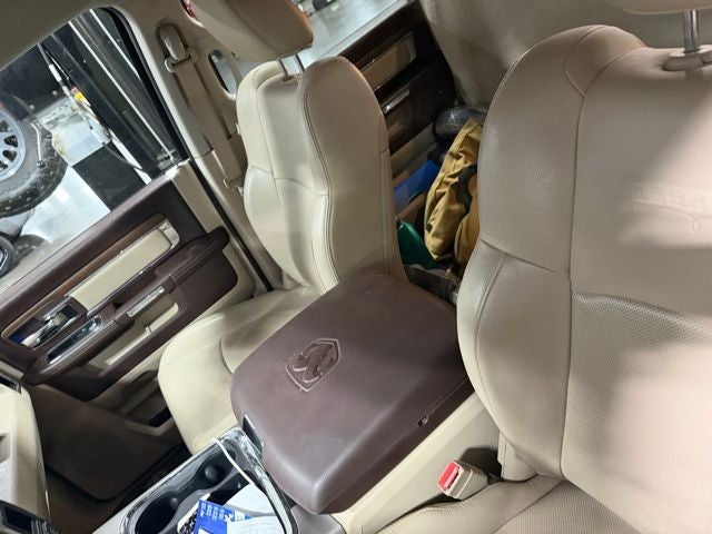 2017 RAM 1500 Laramie Crew Cab 4x4 5'7' Box