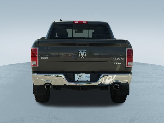 2017 RAM 1500 Laramie Crew Cab 4x4 5'7' Box