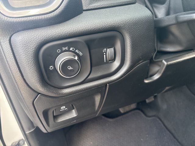 2024 RAM 1500 Laramie Crew Cab 4x2 5'7' Box