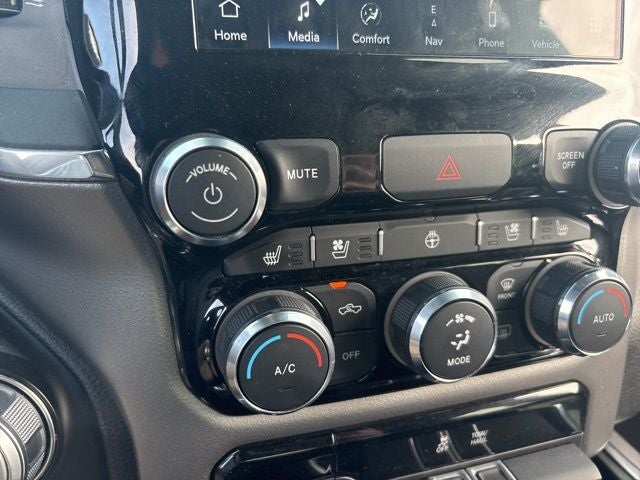 2024 RAM 1500 Laramie Crew Cab 4x2 5'7' Box