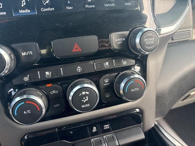 2024 RAM 1500 Laramie Crew Cab 4x2 5'7' Box