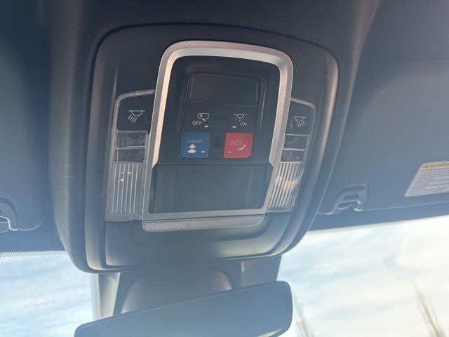 2024 RAM 1500 Laramie Crew Cab 4x2 5'7' Box