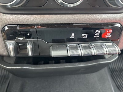 2019 RAM 1500 Big Horn/Lone Star Quad Cab 4x4 6'4' Box