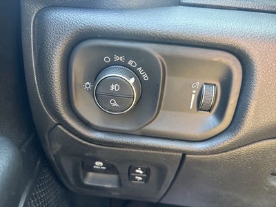 2024 RAM 1500 Big Horn Crew Cab 4x4 5'7' Box