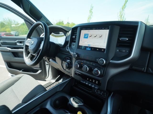 2022 RAM 1500 Big Horn Crew Cab 4x4 5'7' Box