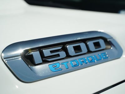 2022 RAM 1500 Big Horn Crew Cab 4x4 5'7' Box