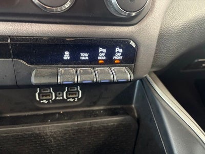 2023 RAM 1500 Big Horn Crew Cab 4x4 5'7' Box
