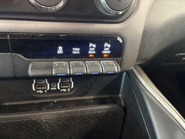 2023 RAM 1500 Big Horn Crew Cab 4x4 5'7' Box