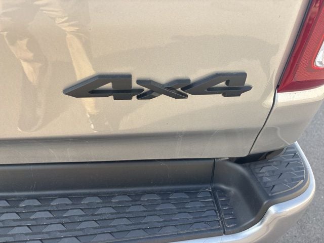 2022 RAM 1500 Big Horn Crew Cab 4x4 5'7' Box