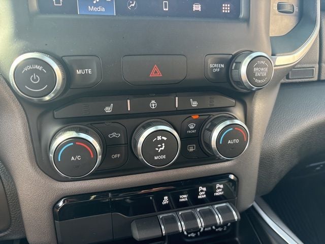 2022 RAM 1500 Big Horn Crew Cab 4x4 5'7' Box