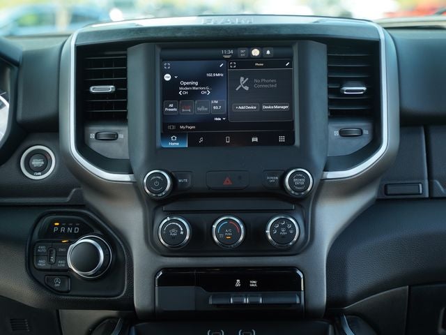 2022 RAM 1500 Big Horn Crew Cab 4x4 5'7' Box