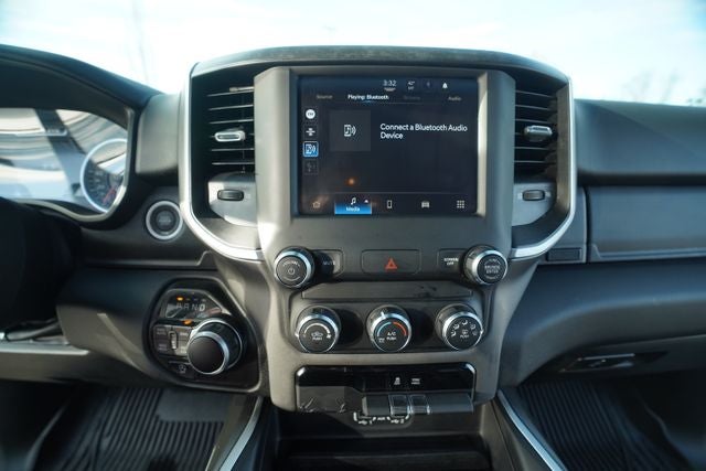 2022 RAM 1500 Big Horn Crew Cab 4x4 6'4' Box