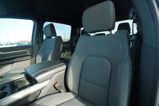 2022 RAM 1500 Big Horn Crew Cab 4x4 6'4' Box