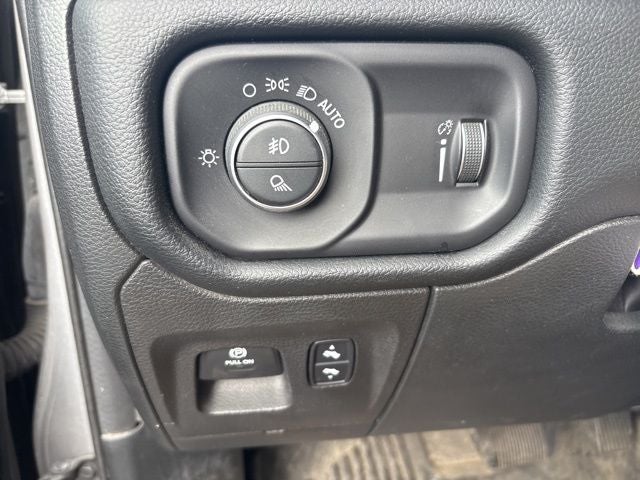 2022 RAM 1500 Big Horn Quad Cab 4x4 6'4' Box