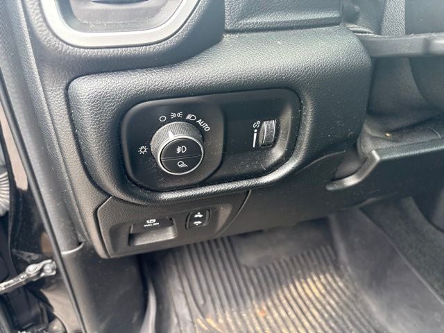 2021 RAM 1500 Big Horn Quad Cab 4x4 6'4' Box