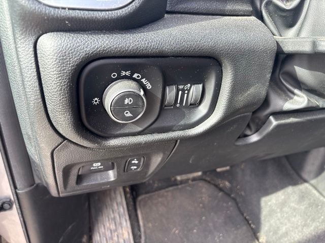 2025 RAM 1500 Big Horn Crew Cab 4x4 5'7' Box