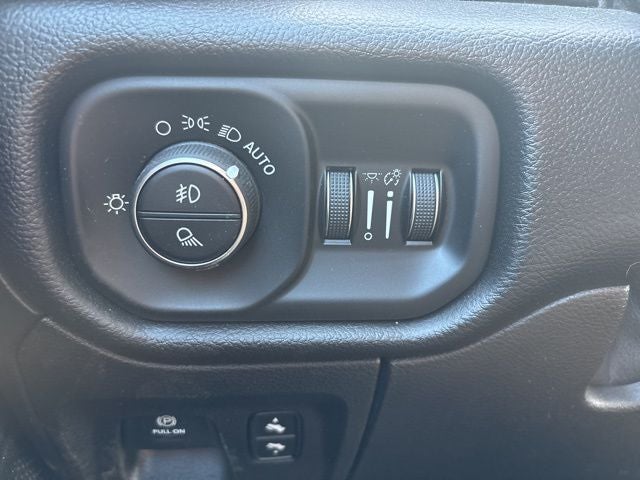 2019 RAM 1500 Big Horn/Lone Star Crew Cab 4x4 5'7' Box