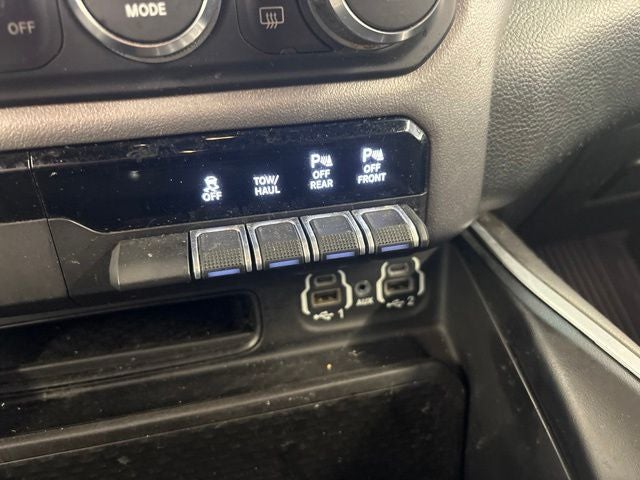 2023 RAM 1500 Big Horn Crew Cab 4x4 5'7' Box