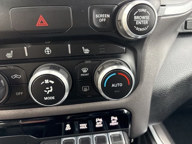 2022 RAM 1500 Big Horn Crew Cab 4x4 5'7' Box