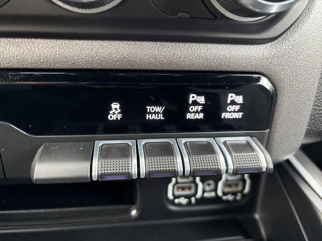 2022 RAM 1500 Big Horn Crew Cab 4x4 5'7' Box