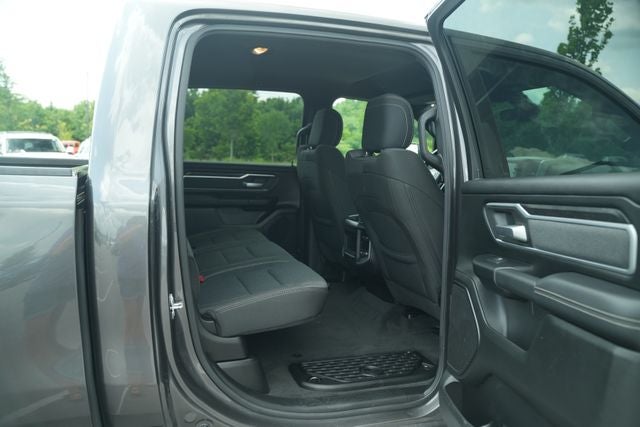 2020 RAM 1500 Big Horn Crew Cab 4x4 5'7' Box