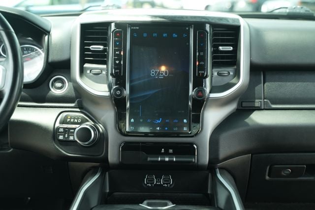 2020 RAM 1500 Big Horn Crew Cab 4x4 5'7' Box