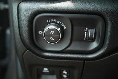 2020 RAM 1500 Big Horn Crew Cab 4x4 5'7' Box