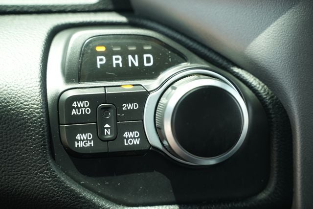 2020 RAM 1500 Big Horn Crew Cab 4x4 5'7' Box
