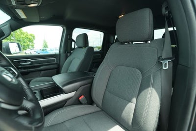 2020 RAM 1500 Big Horn Crew Cab 4x4 5'7' Box