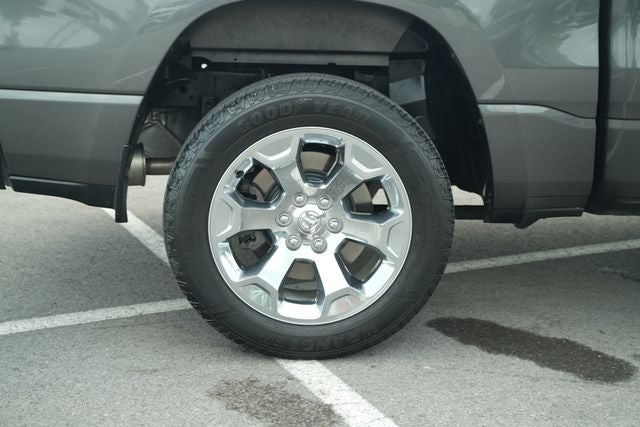 2020 RAM 1500 Big Horn Crew Cab 4x4 5'7' Box