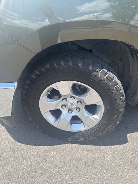 2020 RAM 1500 Big Horn Crew Cab 4x4 5'7' Box