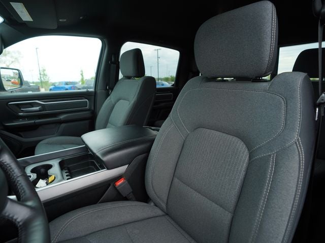 2020 RAM 1500 Big Horn Crew Cab 4x4 5'7' Box