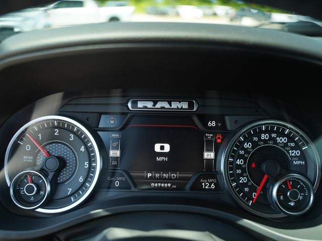 2022 RAM 1500 Big Horn Crew Cab 4x4 5'7' Box