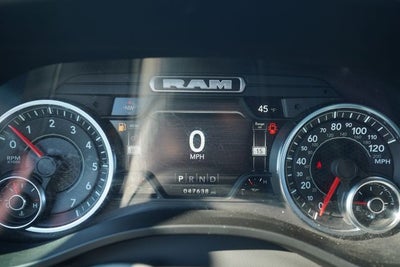 2022 RAM 1500 Big Horn Crew Cab 4x4 5'7' Box