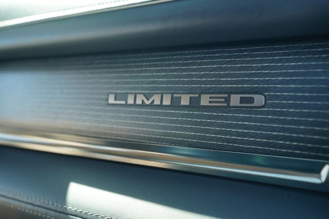 2021 RAM 1500 Limited Crew Cab 4x4 5'7' Box