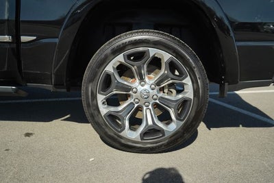 2021 RAM 1500 Limited Crew Cab 4x4 5'7' Box