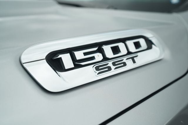 2025 RAM 1500 Laramie Crew Cab 4x4 5'7' Box