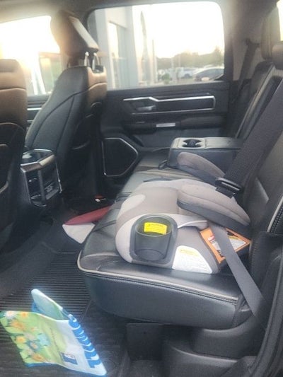 2022 RAM 1500 Laramie Crew Cab 4x4 5'7' Box