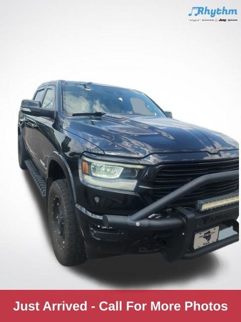 2022 RAM 1500 Laramie Crew Cab 4x4 5'7' Box
