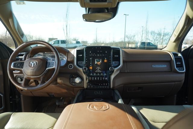 2021 RAM 1500 Laramie Crew Cab 4x4 5'7' Box