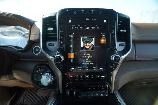 2021 RAM 1500 Laramie Crew Cab 4x4 5'7' Box