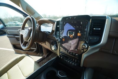 2021 RAM 1500 Laramie Crew Cab 4x4 5'7' Box