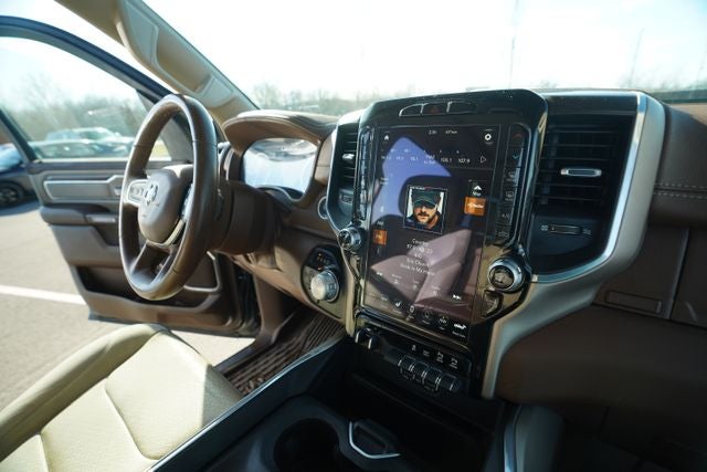 2021 RAM 1500 Laramie Crew Cab 4x4 5'7' Box