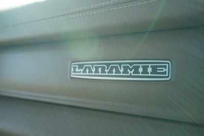 2021 RAM 1500 Laramie Crew Cab 4x4 5'7' Box