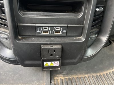 2020 RAM 1500 Laramie Crew Cab 4x4 5'7' Box