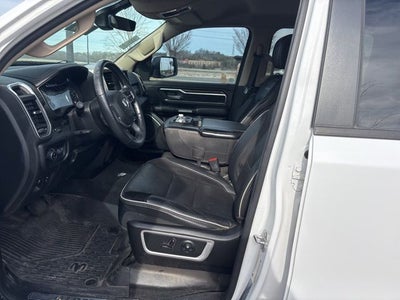 2020 RAM 1500 Laramie Crew Cab 4x4 5'7' Box