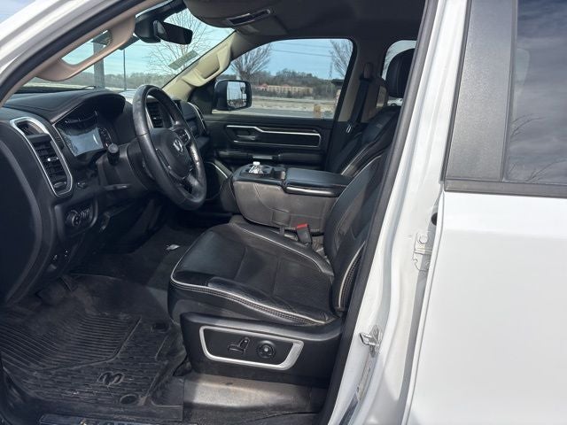 2020 RAM 1500 Laramie Crew Cab 4x4 5'7' Box