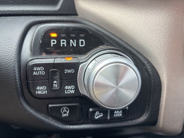 2020 RAM 1500 Laramie Crew Cab 4x4 5'7' Box