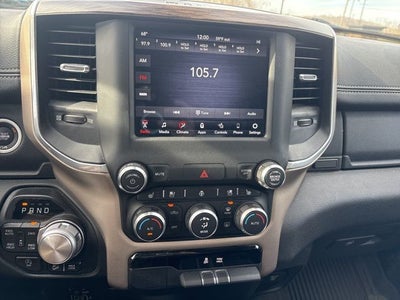 2020 RAM 1500 Laramie Crew Cab 4x4 5'7' Box